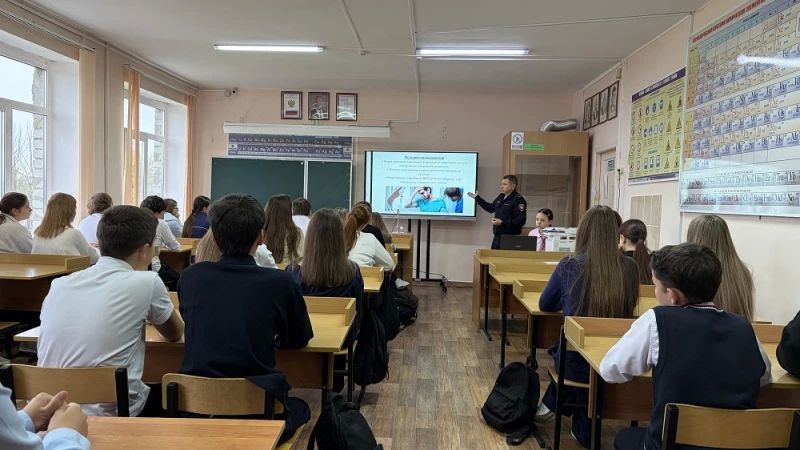В Рязанской области полицейские провели познавательную акцию для обучающихся В Рязанской области полицейские провели познавательную акцию для обучающихся