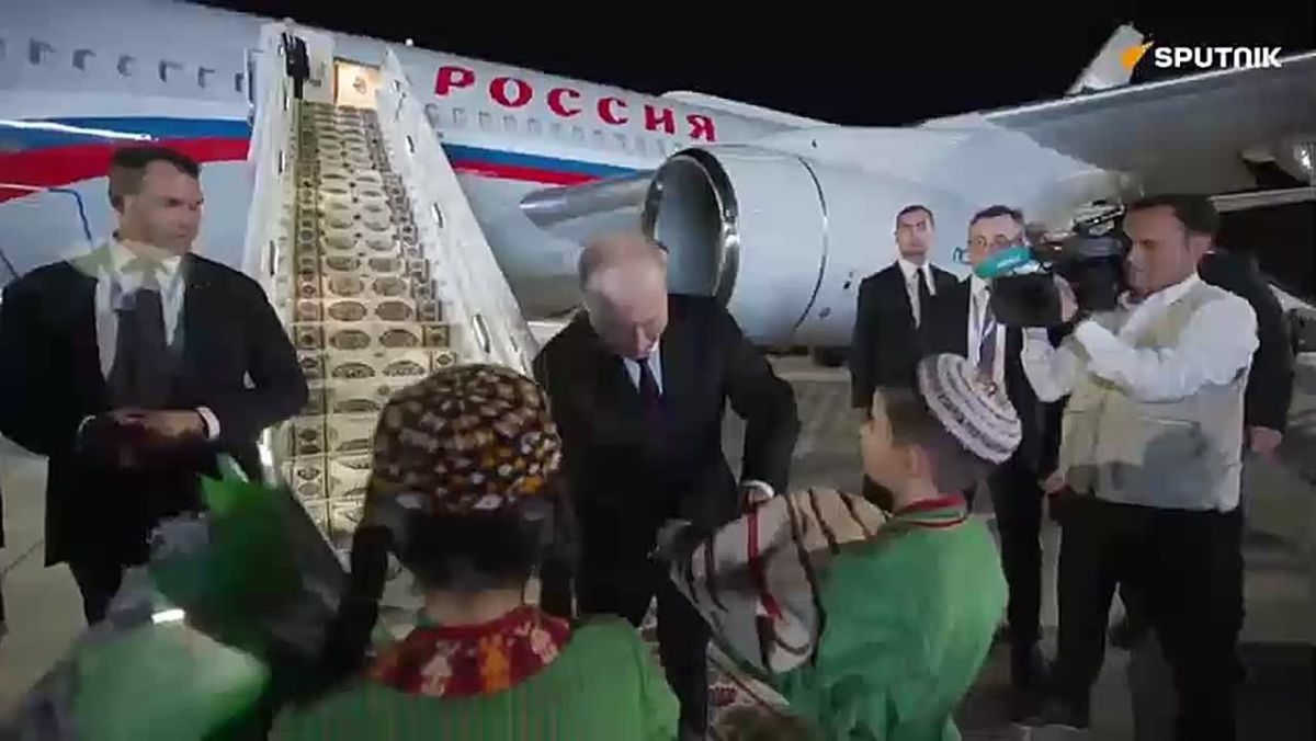 Путин прибыл в Туркменистан с двухдневным визитом