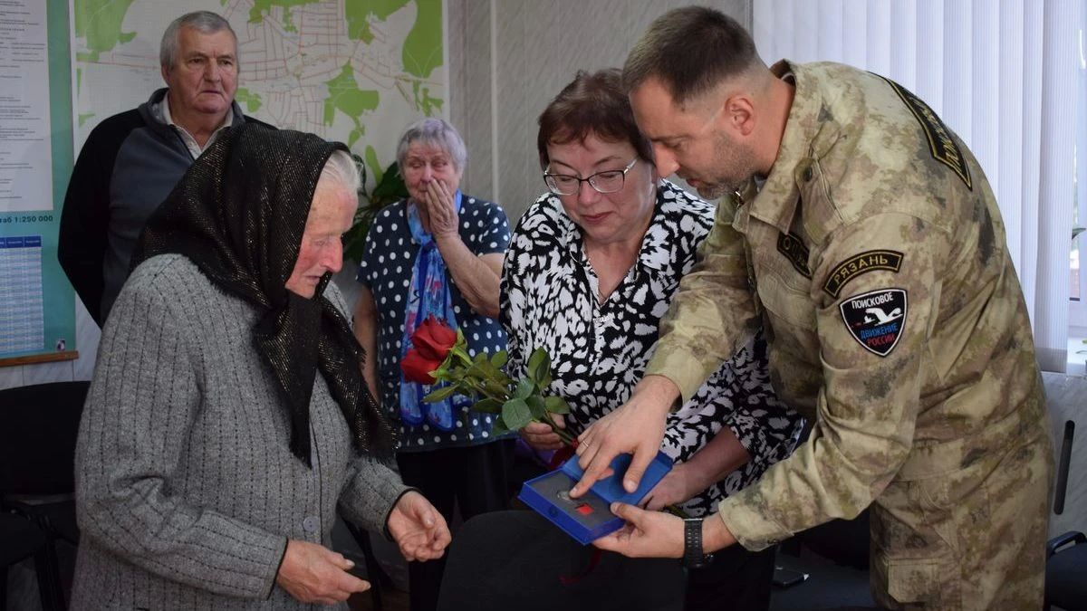 Медаль участника Великой Отечественной войны Ивана Ивановича Сынкова вернули родным из Тумы спустя более 80 лет