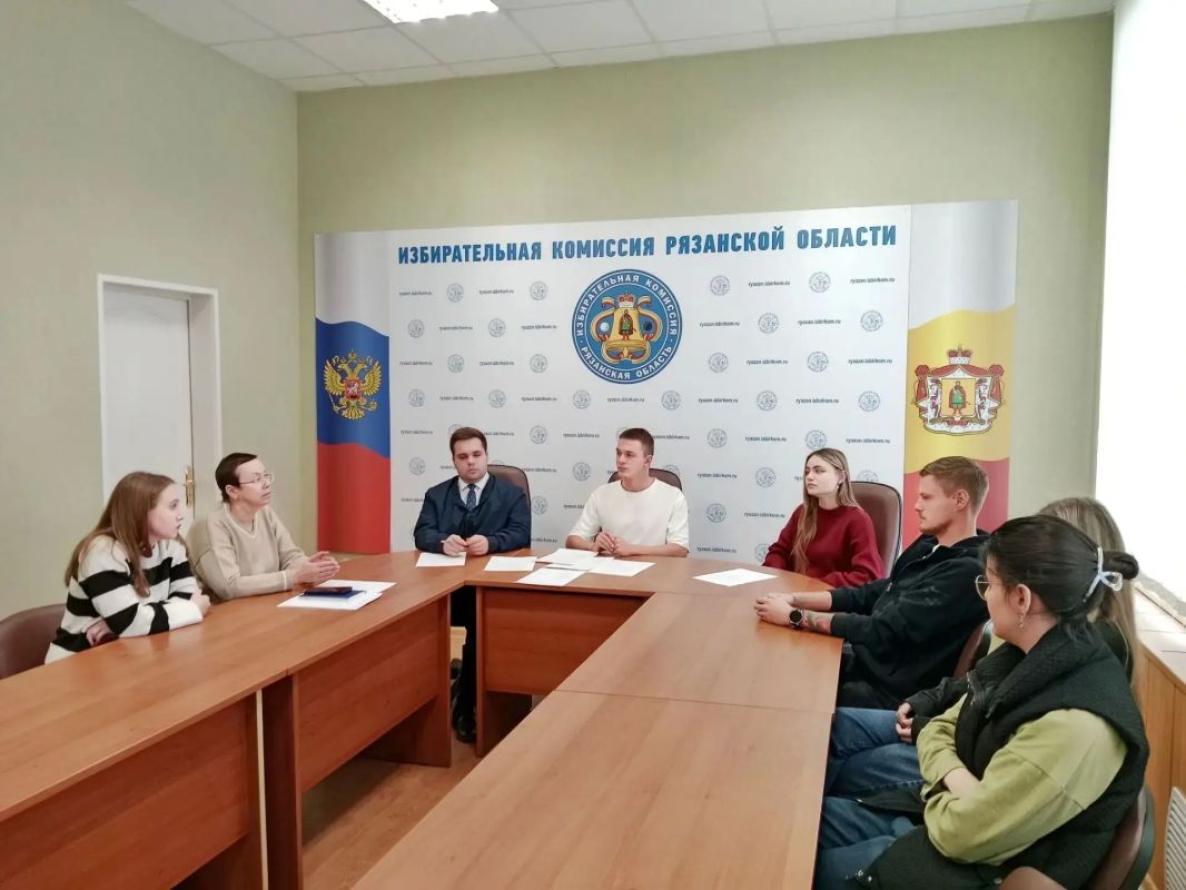 Состоялось заседание Молодежной избирательной комиссии Рязанской области Состоялось заседание Молодежной избирательной комиссии Рязанской области
