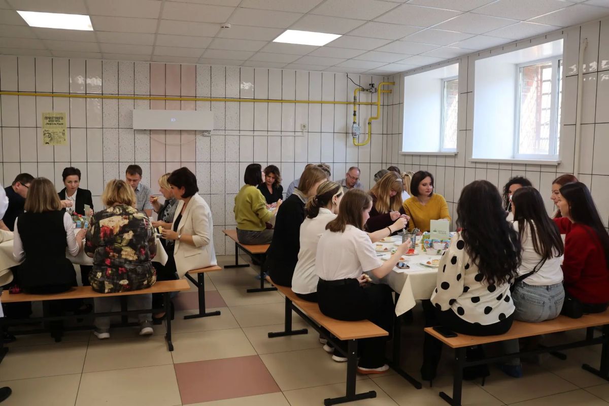 В Рязани прошла дегустация блюд школьного питания В Рязани прошла дегустация блюд школьного питания