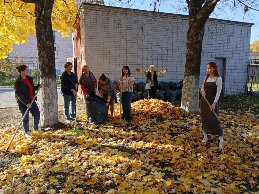 Учреждения культуры Рязани присоединились к общегородским субботникам Учреждения культуры Рязани присоединились к общегородским субботникам