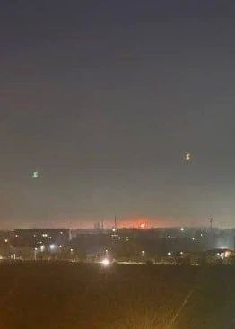 Ночью ВСУ нанесли удары по Рязанскому НПЗ и аэродрому Борисоглебск в Воронежской области, где располагаются бомбардировщики Су-34