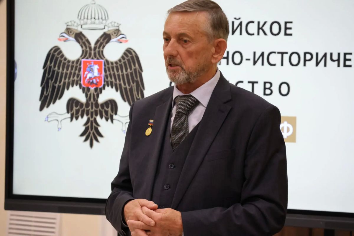 В областном центре обсудили создание единых учебников по истории и обществознанию В областном центре обсудили создание единых учебников по истории и обществознанию