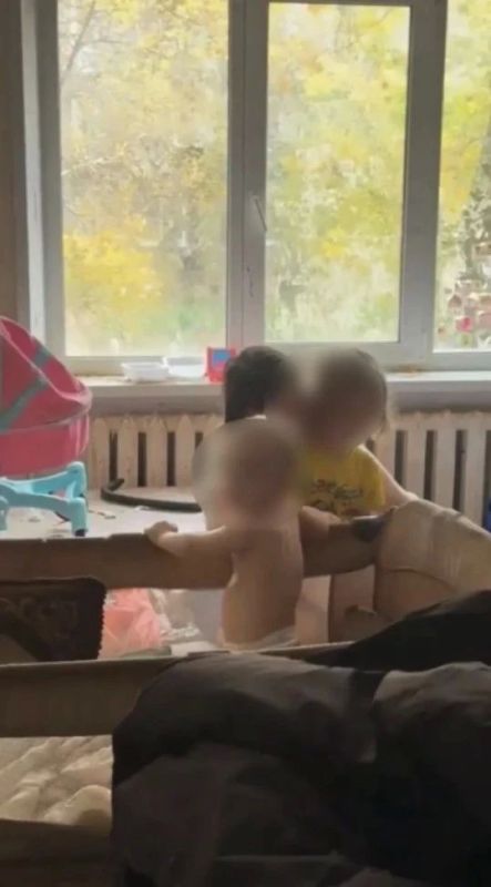 В городе Рязани полицейские помогли двоим малолетним детям, проживавшим в семье в антисанитарных условиях В городе Рязани полицейские помогли двоим малолетним детям, проживавшим в семье в антисанитарных условиях