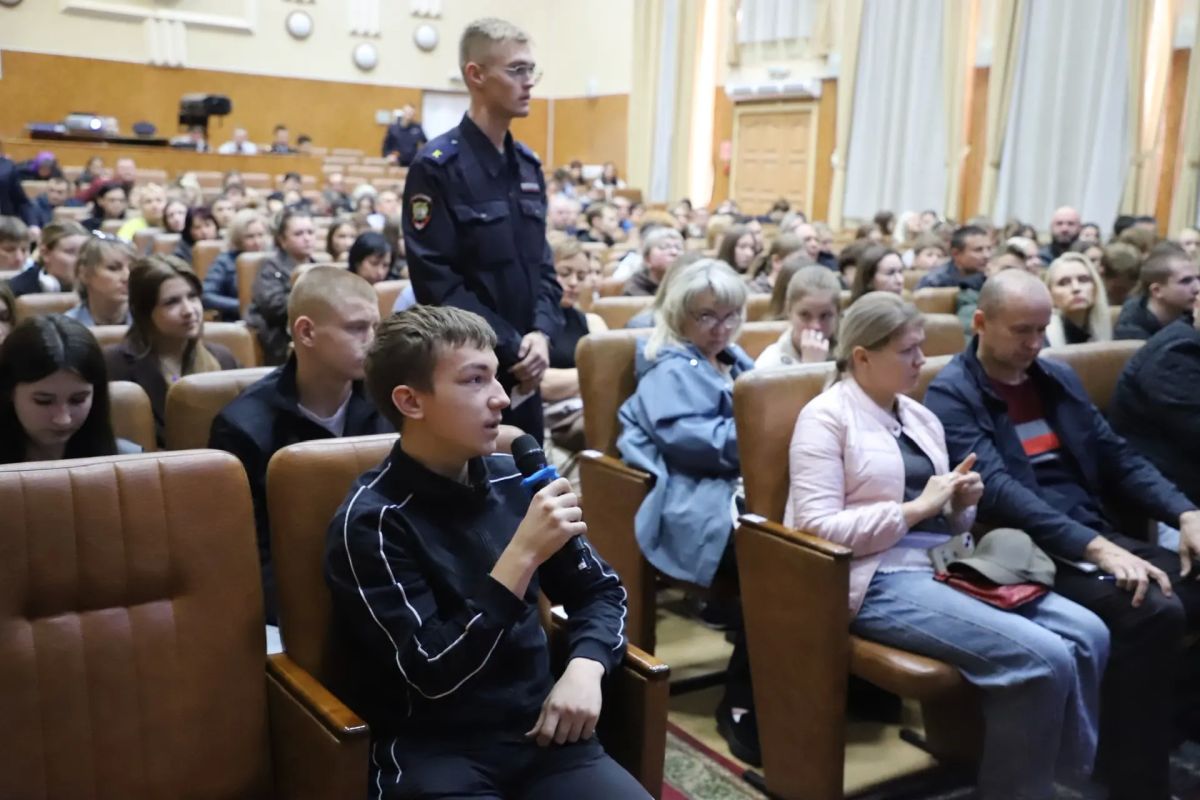 Руководство УМВД России по Рязанской области приняло участие в дне открытых дверей Рязанского филиала Московского университета МВД России Руководство УМВД России по Рязанской области приняло участие в дне открытых дверей Рязанского филиала Московского университета МВД России