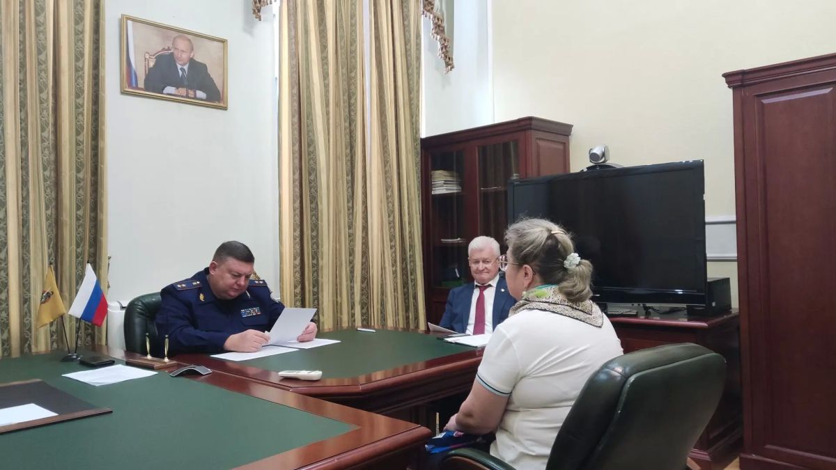 Руководитель следственного управления провел личный прием граждан Руководитель следственного управления провел личный прием граждан