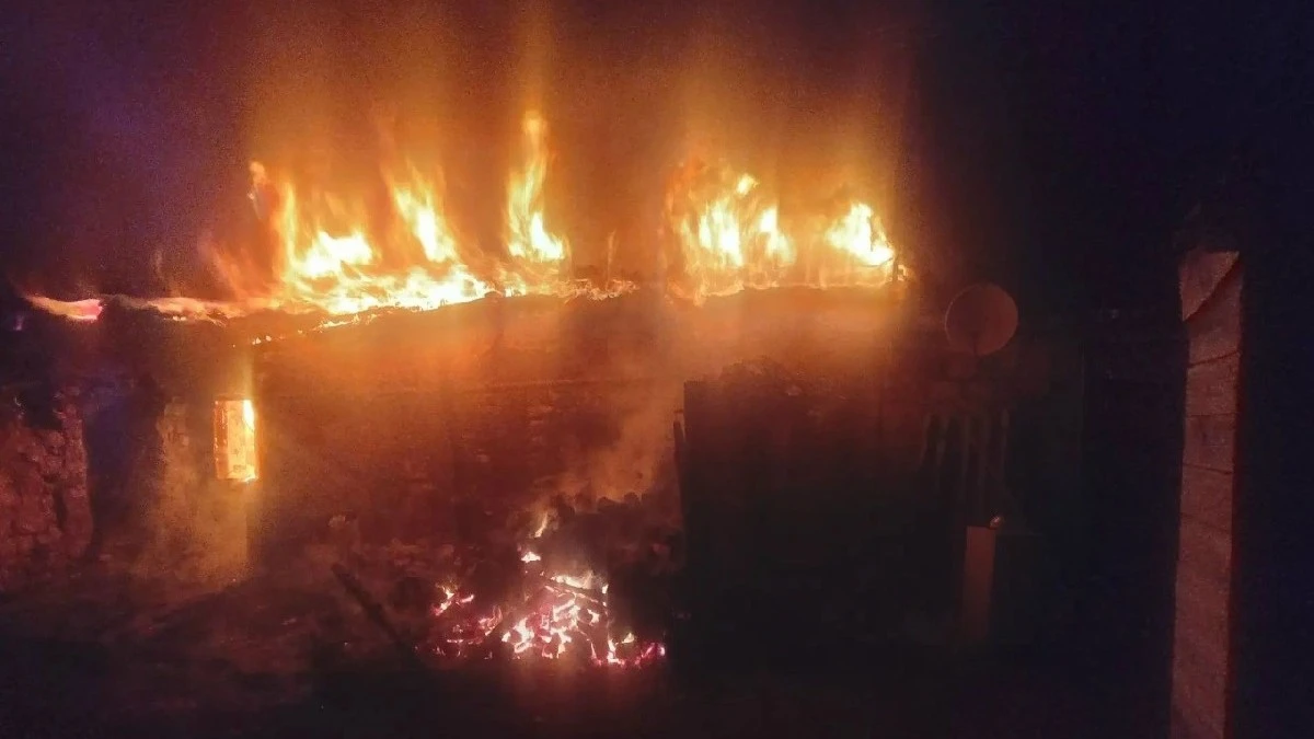 В Пронском округе из-за пожара многодетная семья осталась без дома