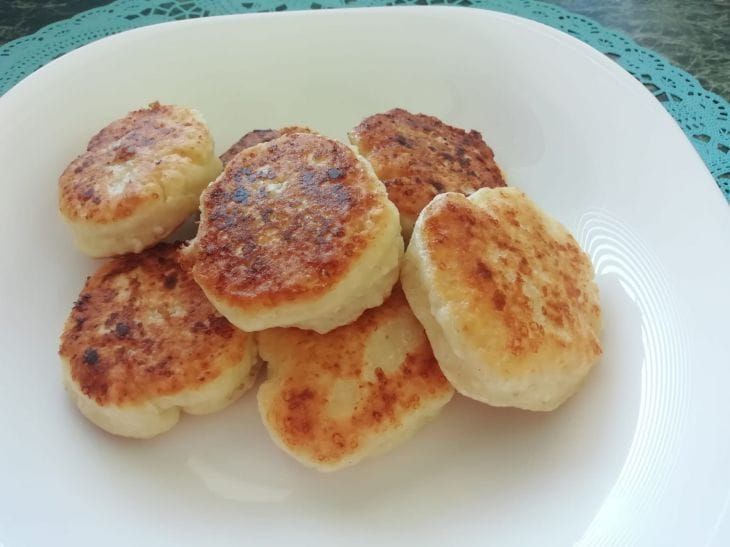 Сырники разваливаются? Секрет идеальной формы - выбросьте муку