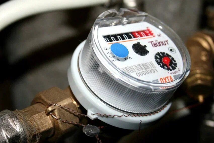 Жильцам больше не нужно подтверждать поверку счётчиков: что это значит для россиян?