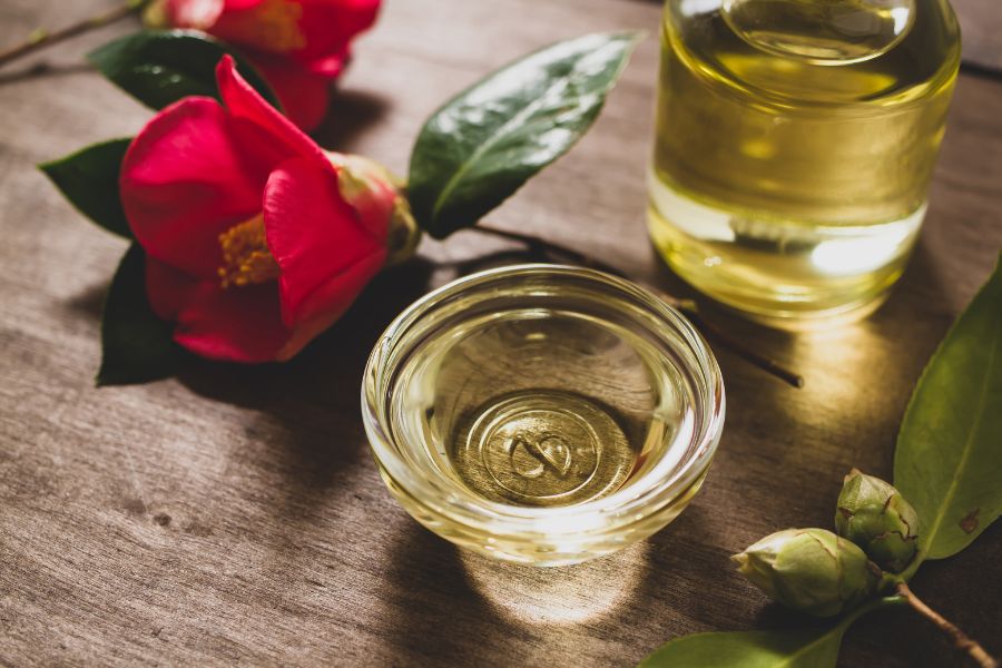 Тайны японского масла камелии: натуральный эликсир красоты