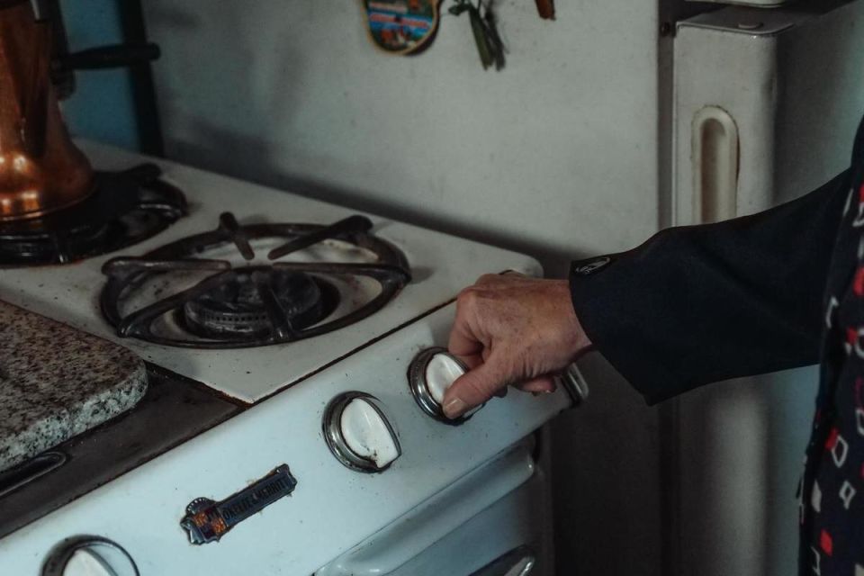 Опасность газа в доме: как обезопасить пожилых людей от забывчивости на кухне
