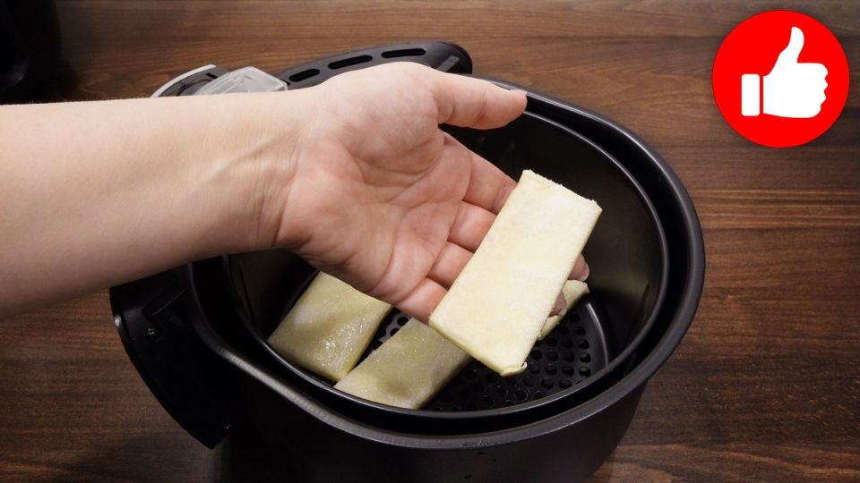 Вкусные язычки из слоеного теста: идеальное лакомство к чаю