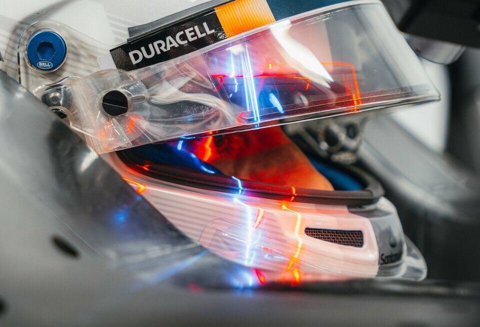 ����� �������� ������� � ����� FW48: Williams �� ���� � ������