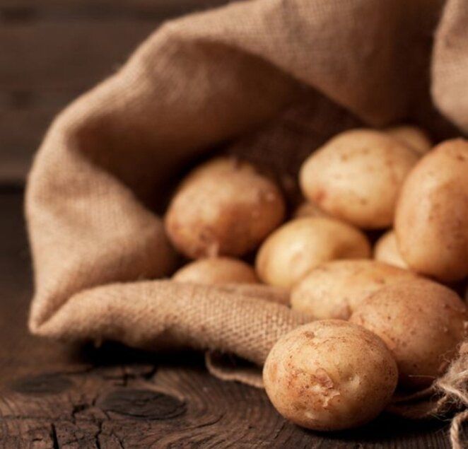 Необычные секреты хранения картошки в квартире: как сохранить свежесть в тепле