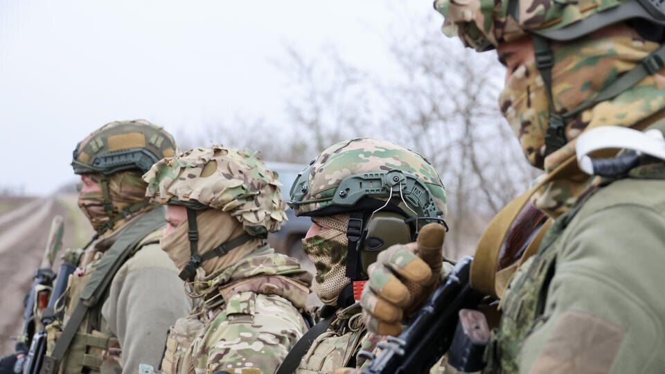 Упрощение доступа к заблокированным счетам для участников СВО: что предлагают в России